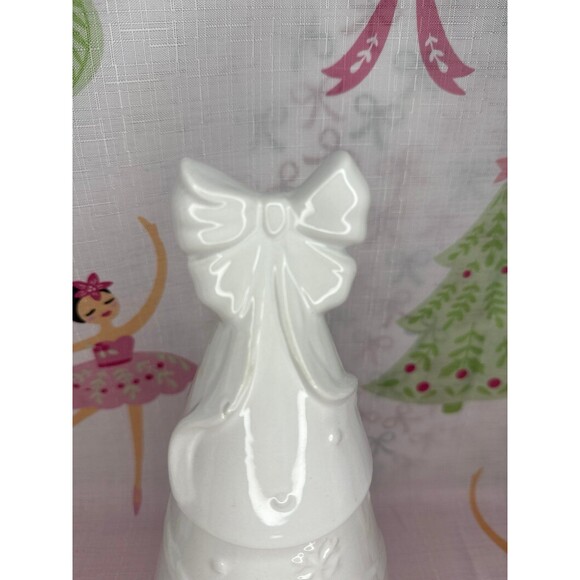 White Bow Christmas Tree - Picture 2 of 4
